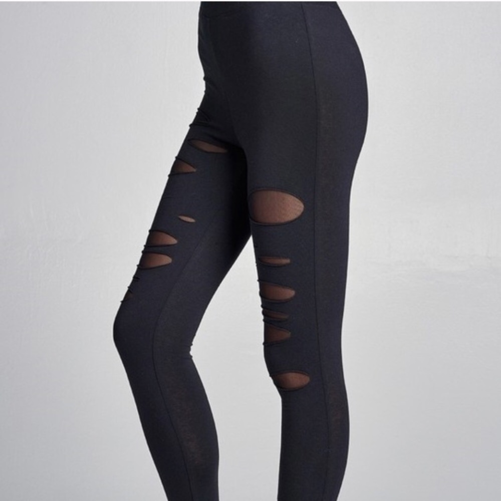 Boutique Distressed Leggings - Picture 3 of 4